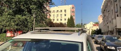 在行李架横杆上装车载天线 image